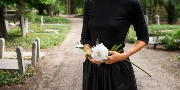 At My Grandma’s Funeral, I Saw My Mom Hiding a Package in the Coffin — I Quietly Took It & Was Stunned When I Looked Inside