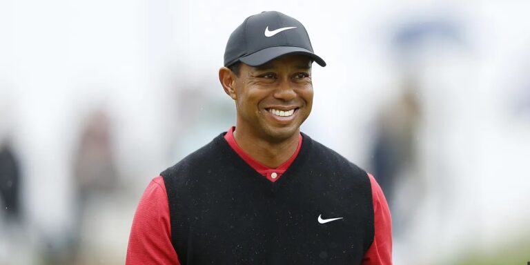 Tiger Woods’ Daughter, Sam, 17, Joins Her Dad and Brother Charlie as a Caddie at the PNC Championship – Photos