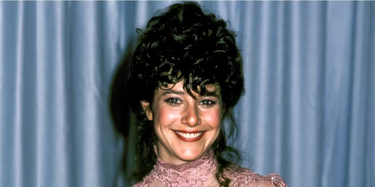 Debra Winger, Who Had Brain Hemorrhage & Was Paralyzed on One Side, Looks Unrecognizable – Her Transformation