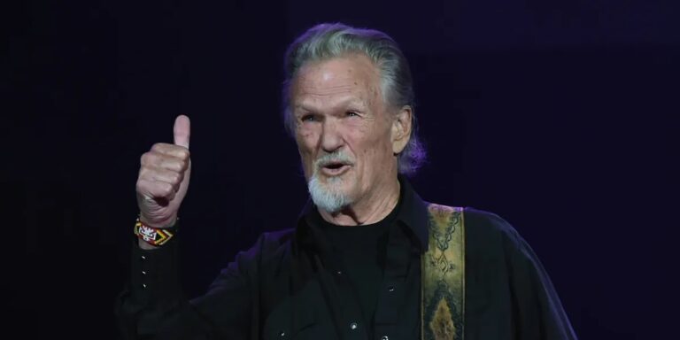 What Do Kris Kristofferson’s Rarely Seen 8 Kids Look Like? — Pics of His Beautiful Daughters & Sons