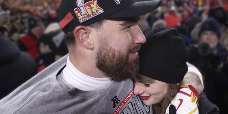 Lip Reader Reveals What Taylor Swift Said to Travis Kelce During Their Emotional Interaction After Chiefs’ Win