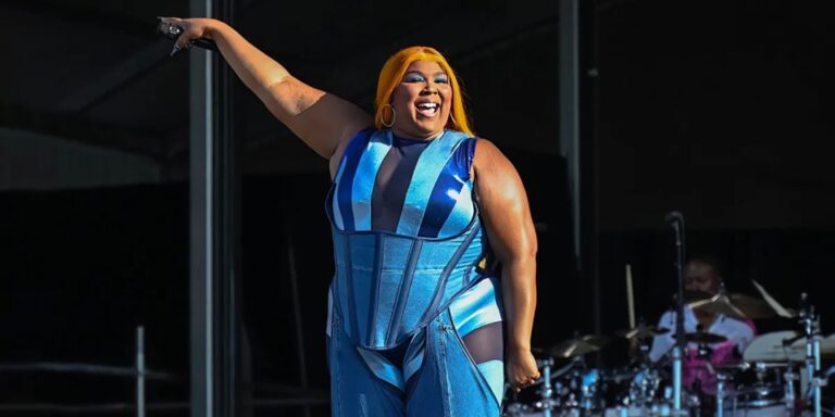 Lizzo, 36, Flaunts Her ‘Little Waist’ in a Black Two-Piece in New Mirror Selfie