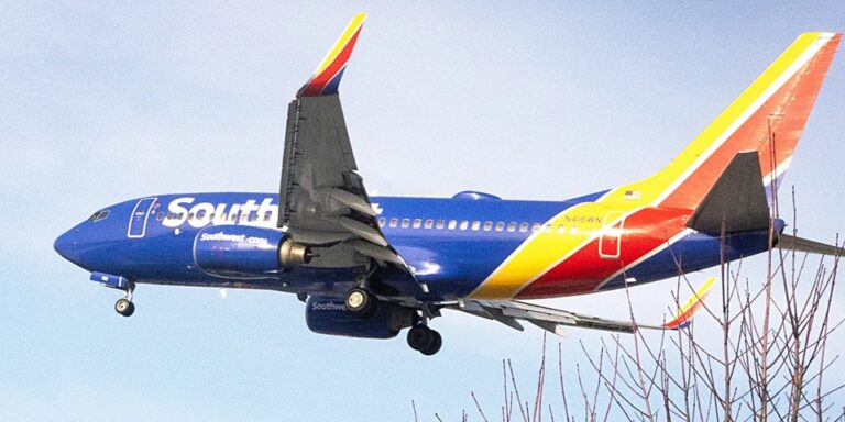 Two Planes Nearly Collide at Chicago Midway Airport as Pilot Fails to Adhere to Six-Word Command