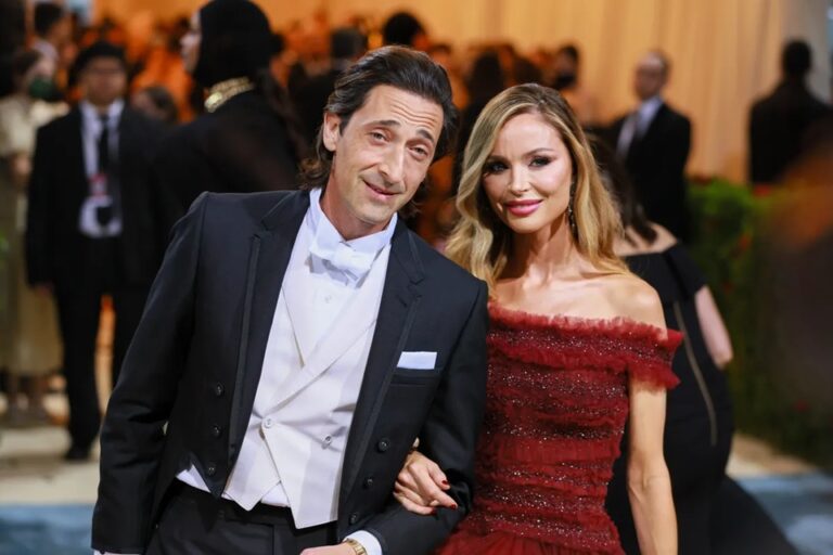 Halle Berry Kisses Adrien Brody at the 2025 Oscars, Sparking Discussion – Video