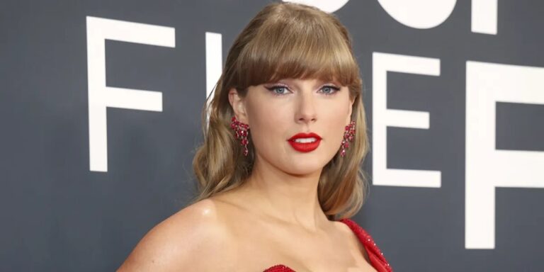 Taylor Swift’s Necklace in Her iHeartRadio Music Awards Speech Video Sparks Discussion