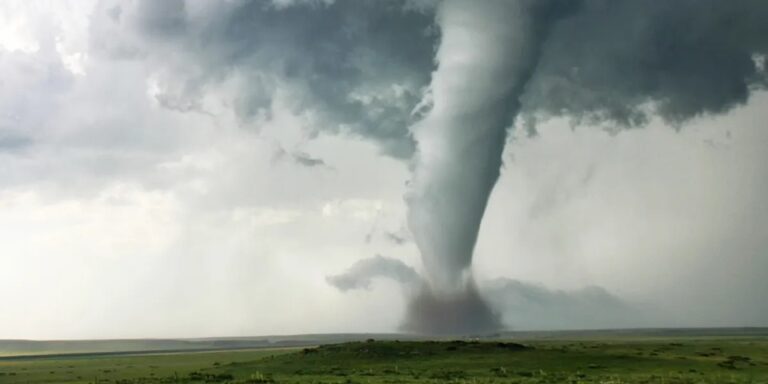 Life-Threatening Tornadoes Tear Through 5 U.S. States — Videos
