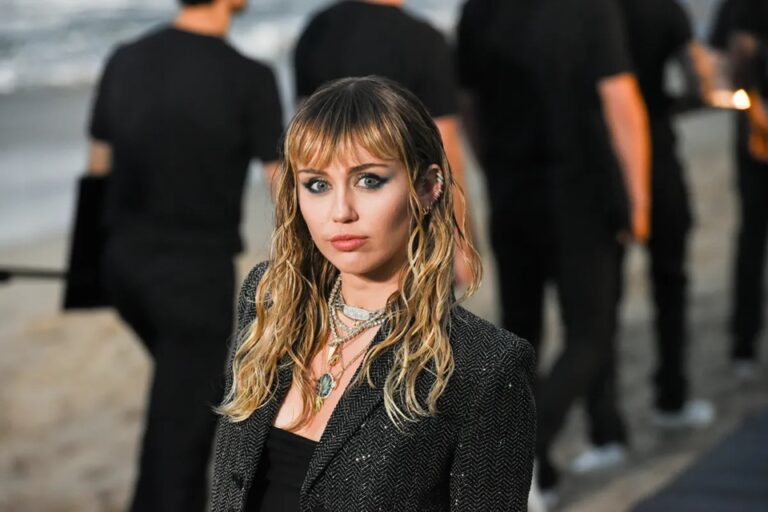 Miley Cyrus Sparks Buzz Over Her Teeth at the 2025 Met Gala
