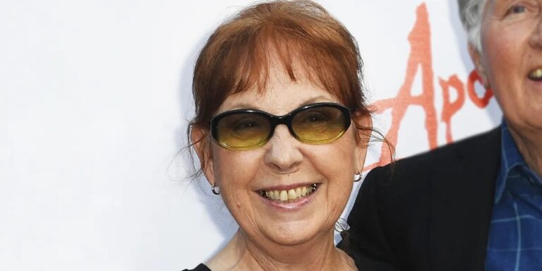 This Woman Married a Hollywood Star in a 15-Minute Ceremony & Slept on the Floor While He Was in Intensive Care – Their Story