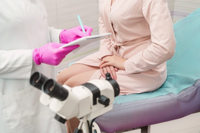 Your Guide to Preparing for the Gynecologist: 10 Key Dos and Don’ts