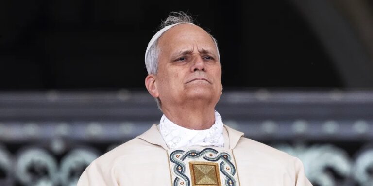 Pope Leo XIV Broke a Major Rule During His Popemobile Entrance – Inside the Pontiff’s Inauguration