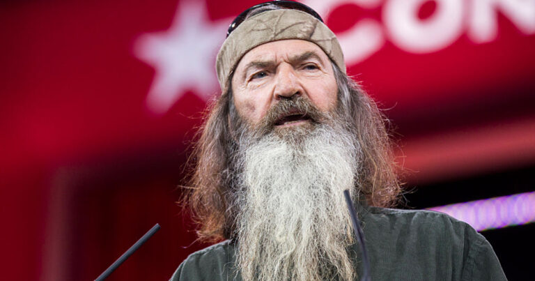 Duck Dynasty’s Phil Robertson dies after devastating heath battle