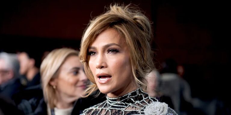 ‘Careful How You Walk’: Jennifer Lopez’ Dress at the American Music Awards 2025 Ignites Buzz