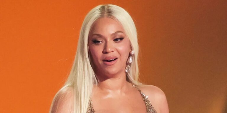 ‘Somebody Gettin Fired’ — Beyoncé’s ‘Embarrassing’ Wardrobe Malfunction Onstage Goes Viral